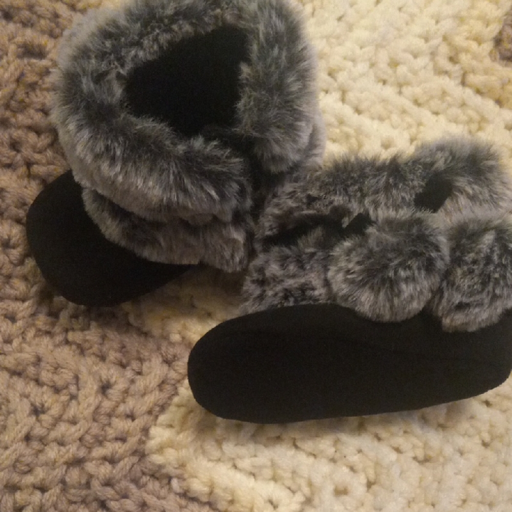 Cozy Black and Gray Kids Boots